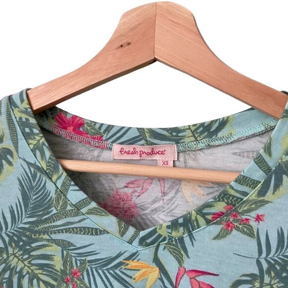 NEW Fresh Produce Floral Vneck Tee Top in Size X Small - Picture 3 of 7
